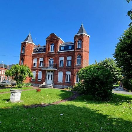 Studio En Rez-De-Chaussee - Le Petit Chateau Avesnois - Tv - Wifi - Logement Entier Avesnes-sur-Helpe Bagian luar foto