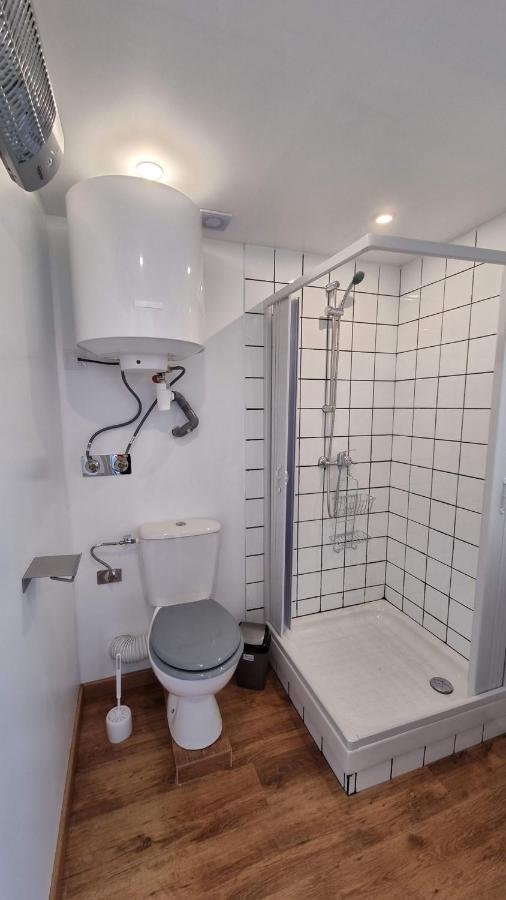 Studio En Rez-De-Chaussee - Le Petit Chateau Avesnois - Tv - Wifi - Logement Entier Avesnes-sur-Helpe Bagian luar foto