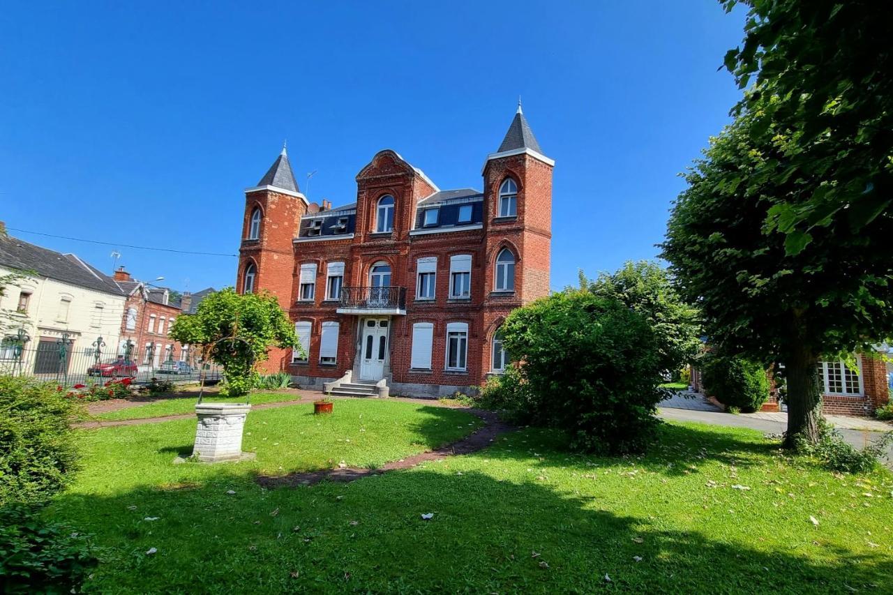 Studio En Rez-De-Chaussee - Le Petit Chateau Avesnois - Tv - Wifi - Logement Entier Avesnes-sur-Helpe Bagian luar foto